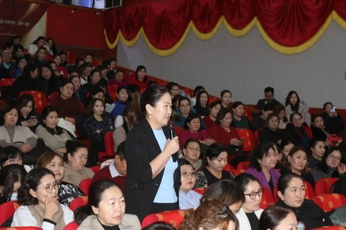 БАГШ НАР ОРОН НУТГИЙН НЭМЭГДЛИЙГ АЙМАГ БҮРД ИЖИЛ ОЛГОХГҮЙ БАЙГАА НЬ БОЛОВСОН ХҮЧИН  ТОГТВОРГҮЙ АЖИЛЛАХАД НӨЛӨӨЛЖ БАЙНА ГЭВ